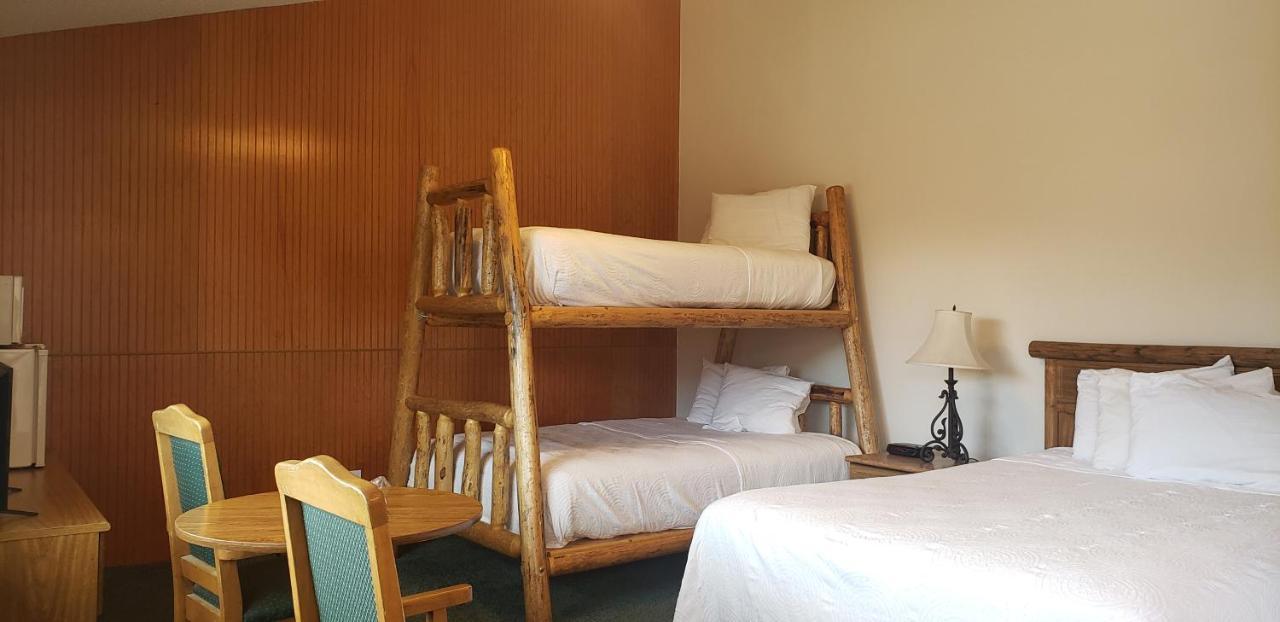 Big Bear Motel Cody Εξωτερικό φωτογραφία